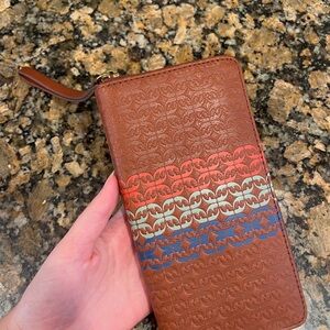 Fossil leather Wallet great for fall/ winter